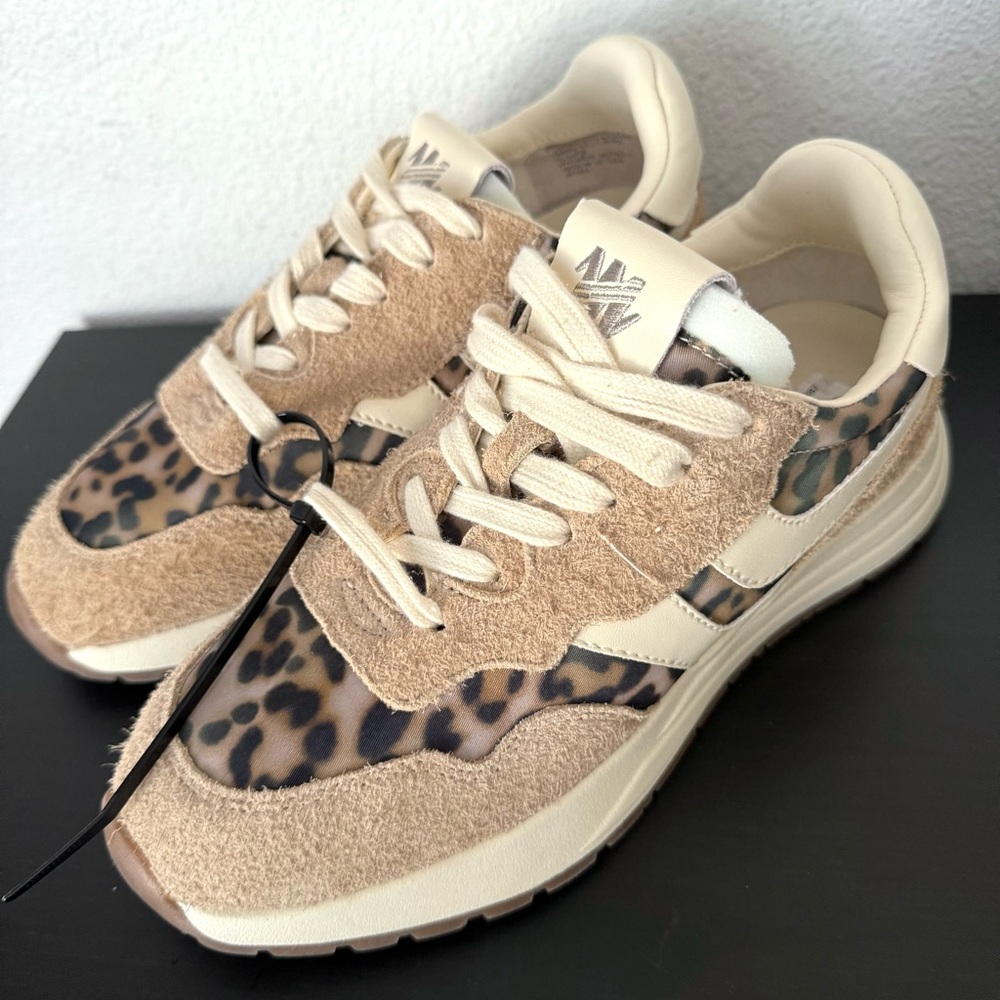 NEW Steve Madden Burst Lace Up Sneakers Leopard Beige